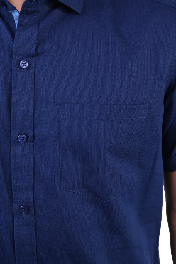 Camisa Manga Corta Con Bolsa Azul Plúmbago Slim Fit De Algodón Para Hombre